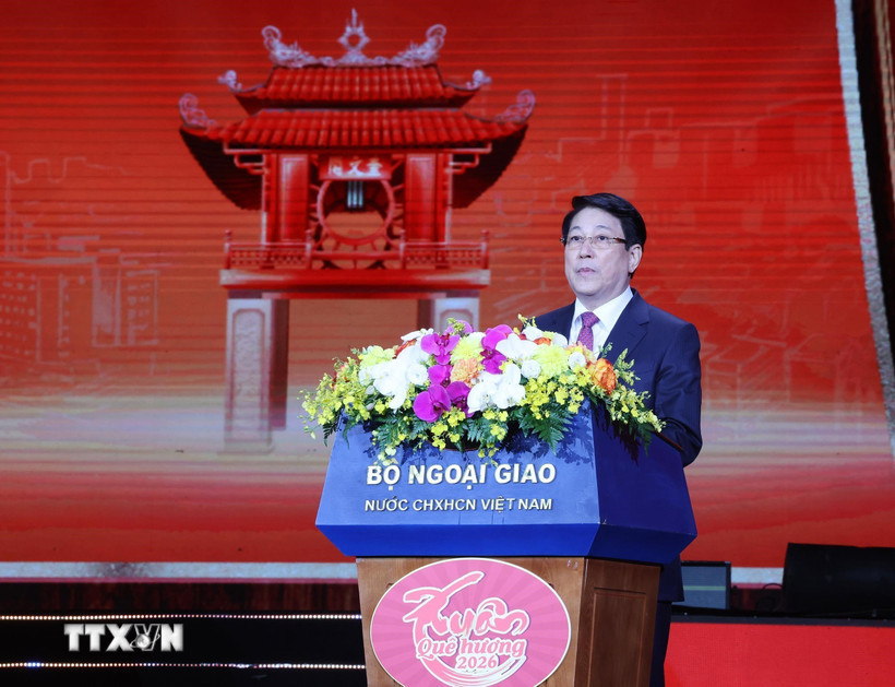 Chủ tịch nước Lương Cường phát biểu chào mừng, chúc Tết kiều bào (Ảnh: Lâm Khánh/TTXVN)