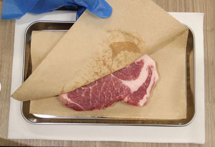 Xử lý thịt sống đúng cách (Ảnh: Sưu tầm)