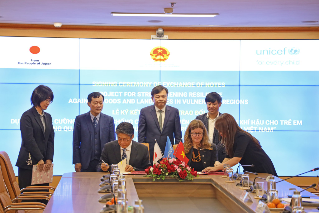 Unicef phối hợp với Bộ Nông nghiệp và Môi trường, thông qua Cục Quản lý đê điều và Phòng chống thiên tai để triển khai Dự án (Ảnh: Bộ NN&MT)