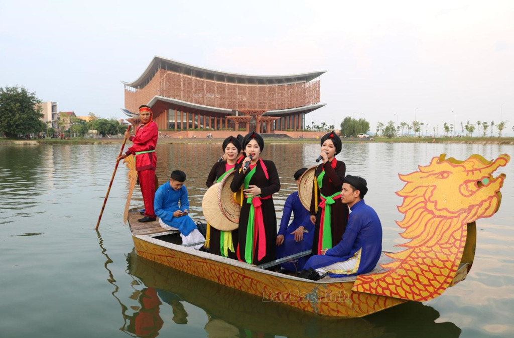 Liền anh liền chị hát Quan họ tại hội Lim