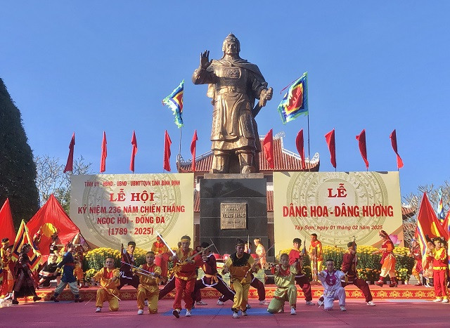Lễ hội Đống Đa Tây Sơn là một trong những dịp kỷ niệm lớn nhất nhì trong năm của Bình Định