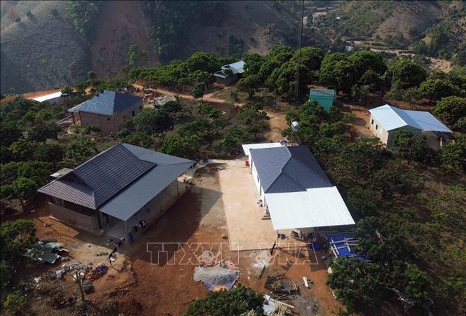 Do bị ảnh hưởng, thiệt hại, cuốn trôi hoàn toàn nhà cửa trong đợt lũ quét cuối tháng 7, đầu tháng 8/2025, một số hộ gia đình tại, bản Nậm Pù, xã Huổi Một, tỉnh Sơn La được hỗ trợ kinh phí nên đã đầu tư thêm để xây dựng mới, sửa chữa nhà cửa kiên cố hơn