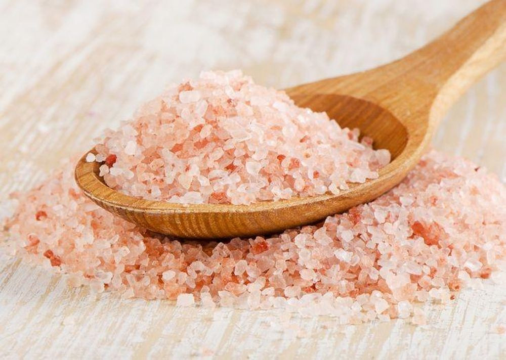 Không thay thế được muối i-ốt. Đá muối hồng không bổ sung i-ốt, nên nếu dùng lâu dài thay muối i-ốt có thể làm tăng nguy cơ thiếu i-ốt (Ảnh: Pinterest)
