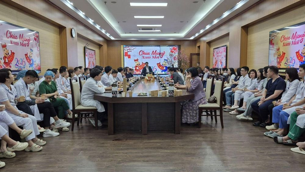 Ca trực đêm Giao thừa tại Bệnh viện Bệnh nhiệt đới Trung ương (Ảnh: BVCC)
