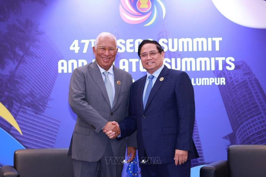 Trong khuôn khổ chuyến công tác tham dự Hội nghị Cấp cao ASEAN lần thứ 47, Thủ tướng Chính phủ Phạm Minh Chính gặp Chủ tịch Hội đồng châu Âu Antonio Costa (Ảnh: TTXVN)