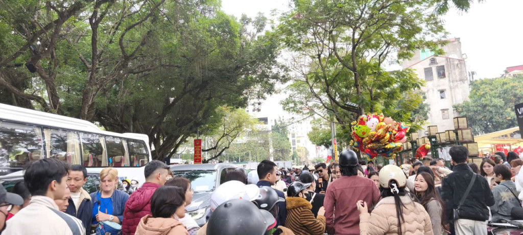 Thời tiết lạnh tiếp tục duy trì ở Bắc Bộ và Thanh Hoá trong ngày mùng 4 Tết (Ảnh: Thu Hà)