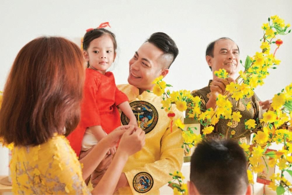 Bên cạnh niềm vui, nhiều trẻ cũng trải qua những cảm xúc tiêu cực trong dịp Tết mà người lớn đôi khi không nhận ra (Ảnh: TL)