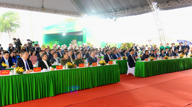 Sáng 22/2/2026, Tổng Bí thư Tô Lâm và các đại biểu tham dự tại điểm cầu chính trong khuôn viên Bảo tàng Đảng Cộng sản Việt Nam ở phường Xuân Đỉnh, TP Hà Nội. 