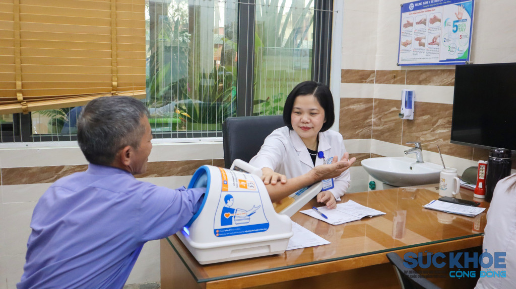 Khám bệnh tại TTYT Thanh Thủy ( ảnh: ĐT)