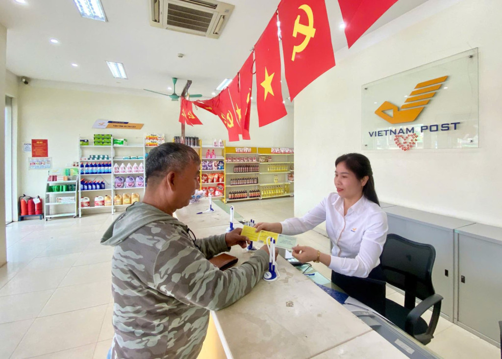 Chi trả chế độ an sinh tới người dân