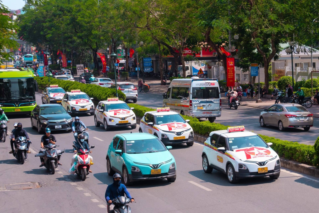 Hà Nội đặt mục tiêu đến năm 2030, 100% xe taxi trên địa bàn đã chuyển đổi sang xe điện (Ảnh minh hoạ internet)