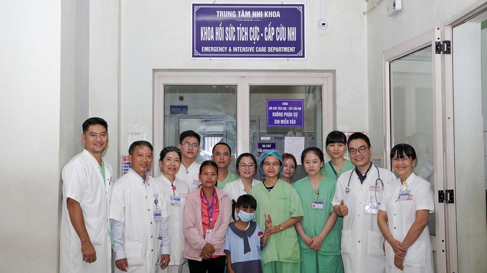 Cứu sống ngoạn mục bé gái liệt tứ chi do rắn cạp nia cắn (Ảnh: BVCC)
