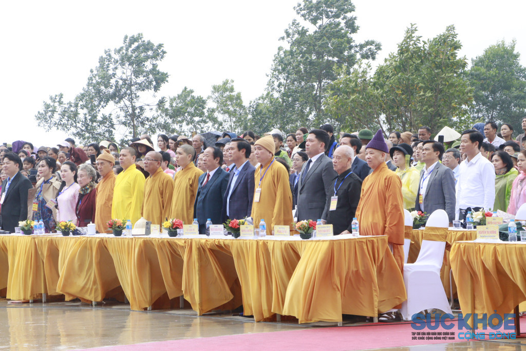 : Đại tướng Phạm Văn Trà và Hòa thượng Thích Thanh Quyết cùng các đại biểu Trung ương tham dự lễ khai mạc Lễ hội Xuân Tây Yên Tử năm 2026. (Ảnh: Xuân Hiếu)
