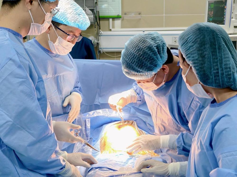 Phẫu thuật cứu thai nhi bị dị tật tim bẩm sinh (Ảnh: BVCC)