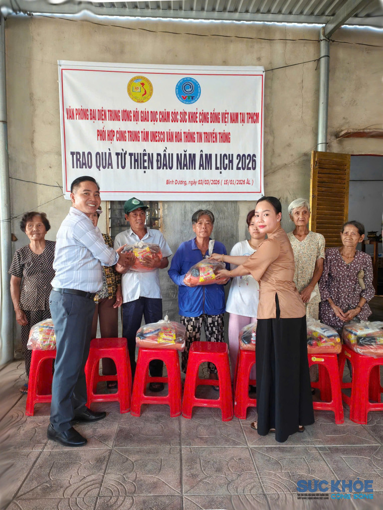 Nhiều hoạt động thiện nguyện cũng được tổ chức trong quá tình diễn ra Hành trình xuyên Việt vì sức khoẻ cộng đồng 2024 (Ảnh: Đình Vương)