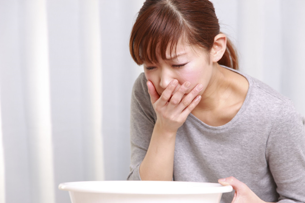 Rối loạn điện giải xảy ra khi cơ thể mất quá nhiều dịch do nôn mửa (Ảnh: Sưu tầm)