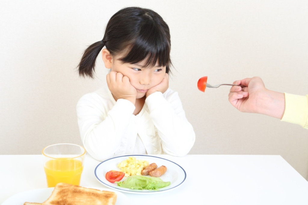 Khi cơ thể trẻ thiếu kẽm, bữa ăn sẽ không còn “hấp dẫn” với trẻ vì đây chính là khoáng chất giúp tăng cường vị giác.