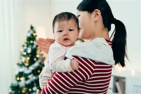 Ợ hơi là phản xạ tự nhiên giúp trẻ sơ sinh giải phóng lượng khí dư thừa trong dạ dày sau khi bú. (Ảnh: Sưu tầm)