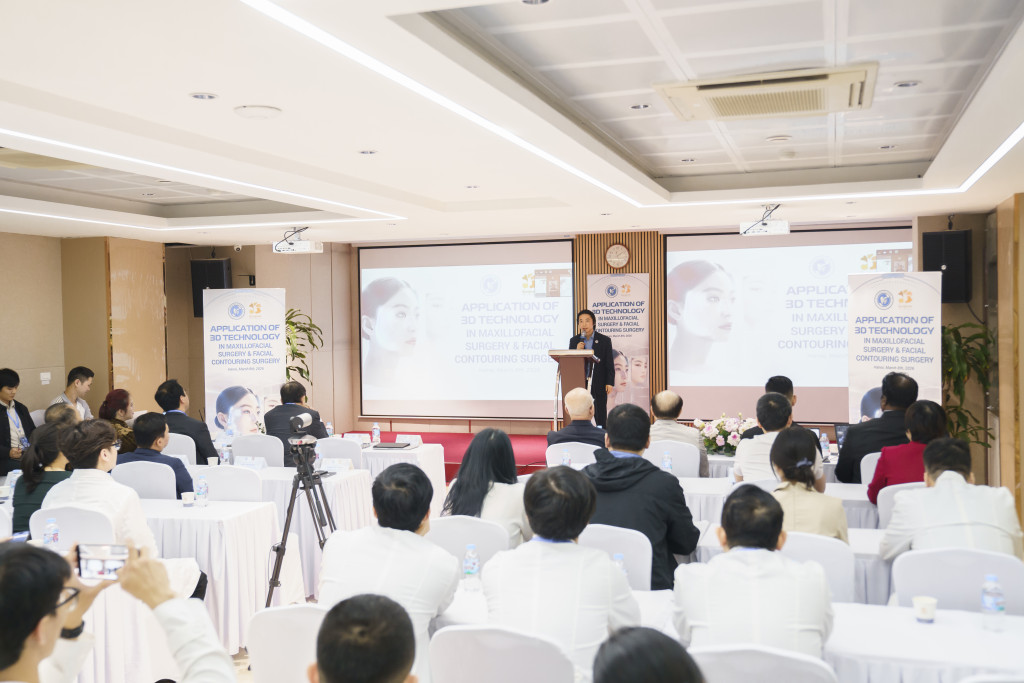 Hội thảo thu hút sự quan tâm của đông đảo các chuyên gia trong lĩnh vực phẫu thuật tạo hình trong cả nước (Ảnh: Diệp Linh)
