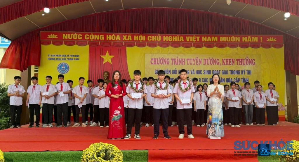 Trao thương học sinh đoạt 3 giải Nhất kỳ thi chọn học sinh giỏi lớp 9 năm học 2025 - 2026 ( ảnh: TL)