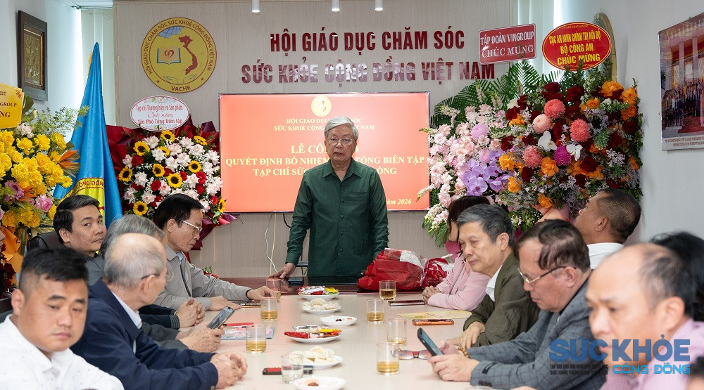 Chủ tịch Hội Giáo dục chăm sóc sức khoẻ cộng đồng Việt Nam phát biểu tại buổi lễ công bố quyết định bổ nhiệm Phó Tổng Biên tập Tạp chí Sức Khoẻ Cộng Đồng