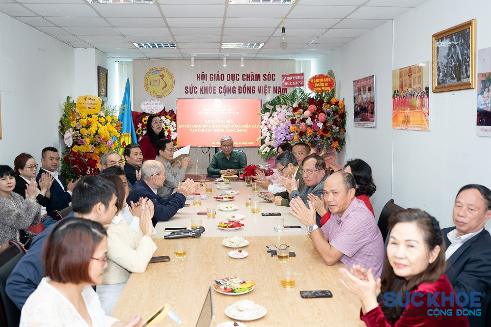 toan-canh-buoi-le-cong-bo