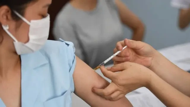 Người bệnh có hệ miễn dịch yếu là một trong những đối tượng có nguy cơ lây nhiễm sau khi tiêm phòng viêm gan B.(minh họa)
