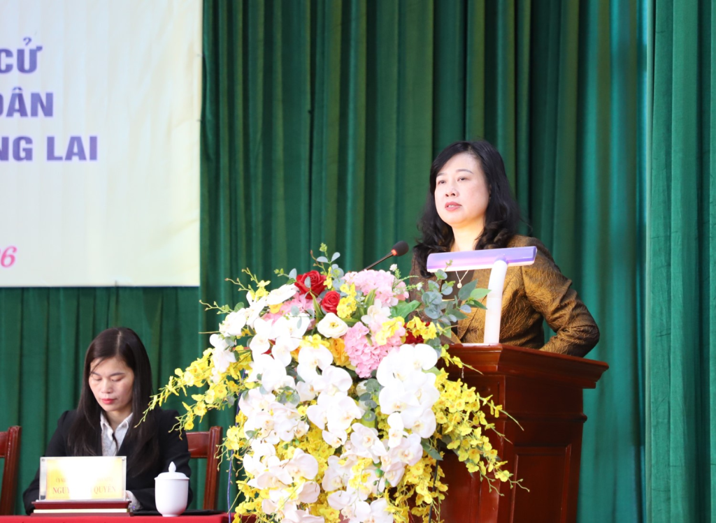 Bộ trưởng Bộ Y tế Đào Hồng Lan phân tích, làm rõ những đề xuất, kiến nghị của cử tri