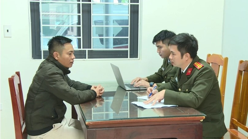 Đối tượng Hoàng Văn Toàn - cầm đầu đường dây làm việc với cơ quan An ninh điều tra, Công an tỉnh Thanh Hóa (Ảnh: CACC)
