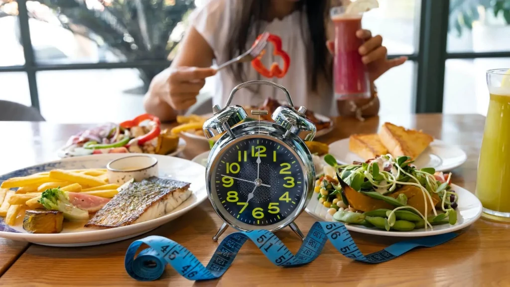 Tránh ăn vặt giữa các bữa mang đến kết quả tốt nhất (Ảnh: Sưu tầm)