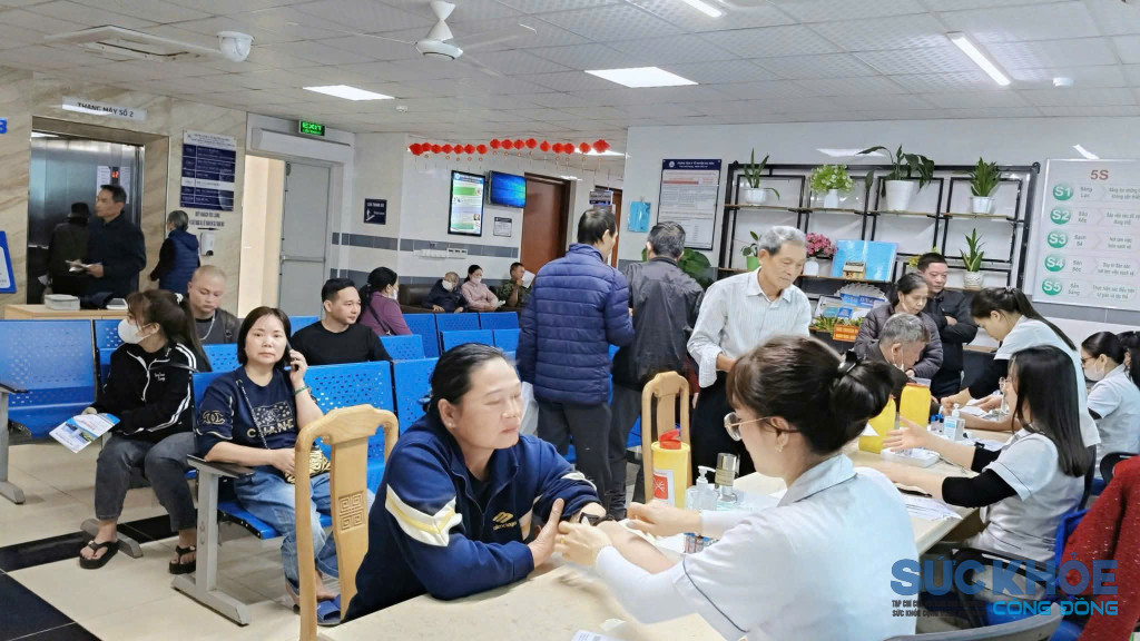 Người đân được thăm khám tận tình với đội ngũ Y bác sĩ nhiệt tình chuyên nghiệp (ảnh: TL)