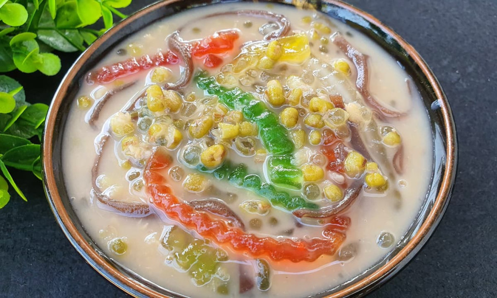 Chè đậu xanh nước cốt dừa (Ảnh: Sưu tầm)