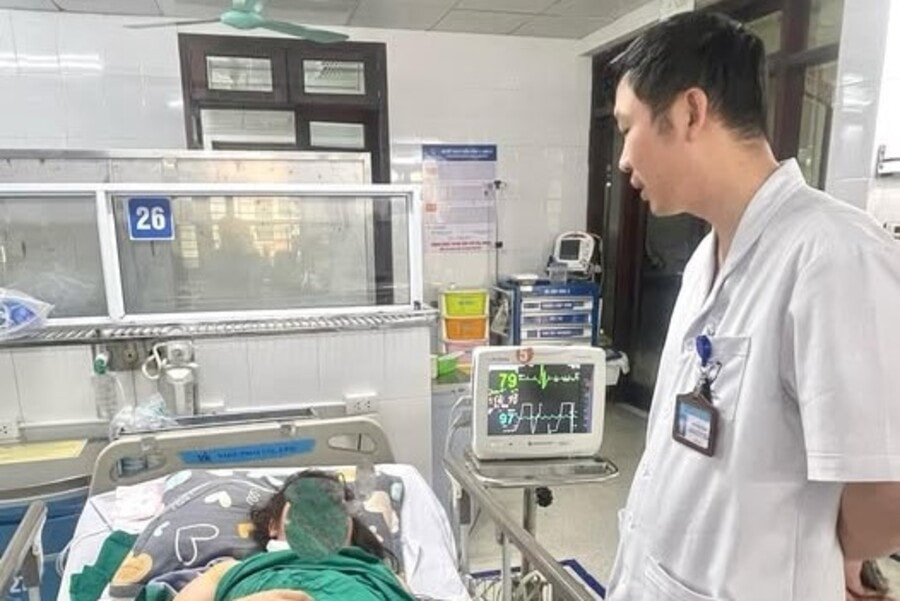 Bệnh nhân điều trị hồi sức tích cực sau khi được cấp cứu ngừng tuần hoàn (Ảnh: BVCC)