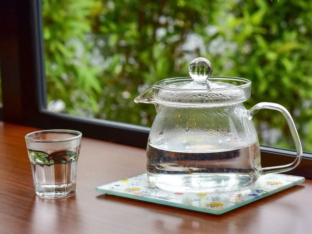 Nước ấm là sự lựa chọn đơn giản nhưng hiệu quả (Ảnh: Sưu tầm)
