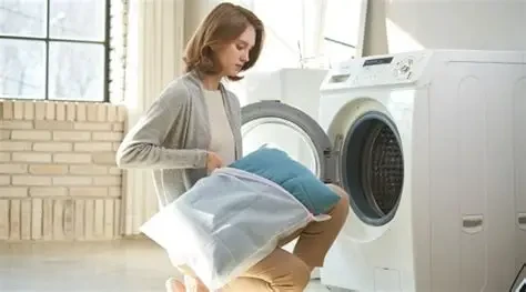 Giữ vỏ gối sạch sẽ không chỉ tốt cho sức khỏe mà còn giúp bạn ngủ ngon và thoải mái hơn mỗi đêm. (Ảnh: Sưu tầm)