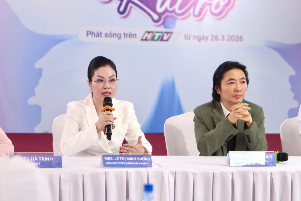 Đại diện Bệnh viện Thẩm mỹ Kangnam chia sẻ tại sự kiện (Ảnh: Thảo Nguyên)