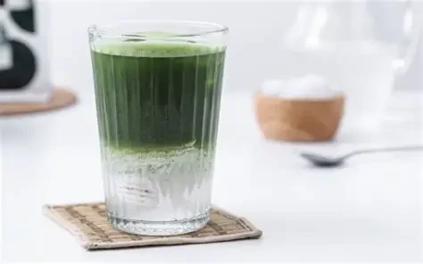 Matcha nước dừa có vị thanh mát, béo nhẹ và rất dễ uống. (Ảnh: Sưu tầm)
