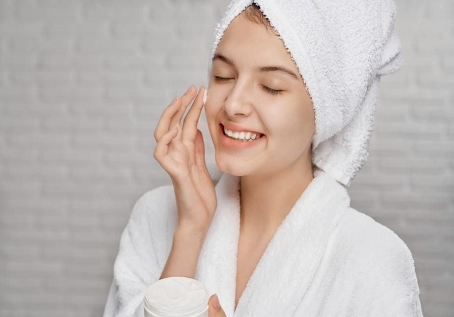 Kết hợp sai hoạt chất có thể khiến da kích ứng và giảm hiệu quả chăm sóc da. (Ảnh: Sưu tầm)