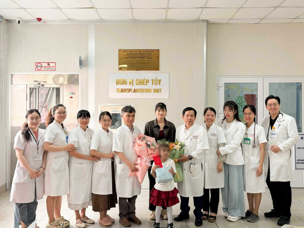Bệnh viện Trung ương Huế ch tổ chức lễ ra viện cho bệnh nhi (Ảnh: BVCC)
