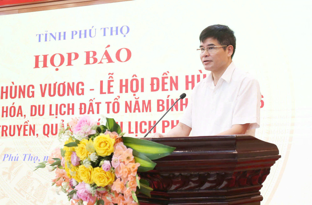 Giám đốc Sở Văn hóa, Thể thao và Du lịch Dương Hoàng Hương phát biểu khai mạc chương trình họp báo. ( Ảnh: TH)