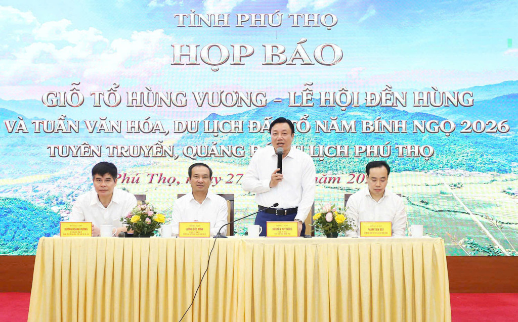 Phó Chủ tịch UBND tỉnh, Phó Trưởng Ban Thường trực Ban Tổ chức Giỗ Tổ Hùng Vương 2026 Nguyễn Huy Ngọc điều hành nội dung thảo luận tại chương trình họp báo. ( Ảnh: TH)