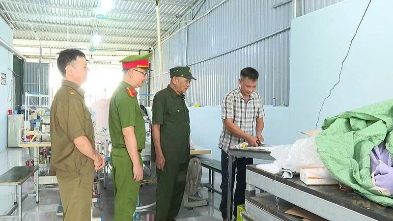 Xưởng gia công hàng may mặc của anh Lê Năng Tuấn - người chấp hành xong án phạt tù ở thôn Bất Căng 1, xã Thọ Xuân (Ảnh: Trần Thanh)