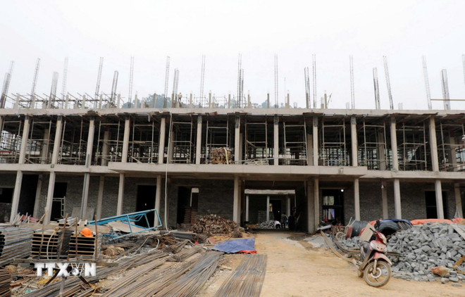 Sau gần 5 tháng khởi công, Dự án Trường nội trú liên cấp Tiểu học và Trung học cơ sở Bát Mọt, xã Bát Mọt đã đạt gần 30% khối lượng, phấn đấu bàn giao đúng kế hoạch đề ra. (Ảnh: Khiếu Tư/TTXVN)