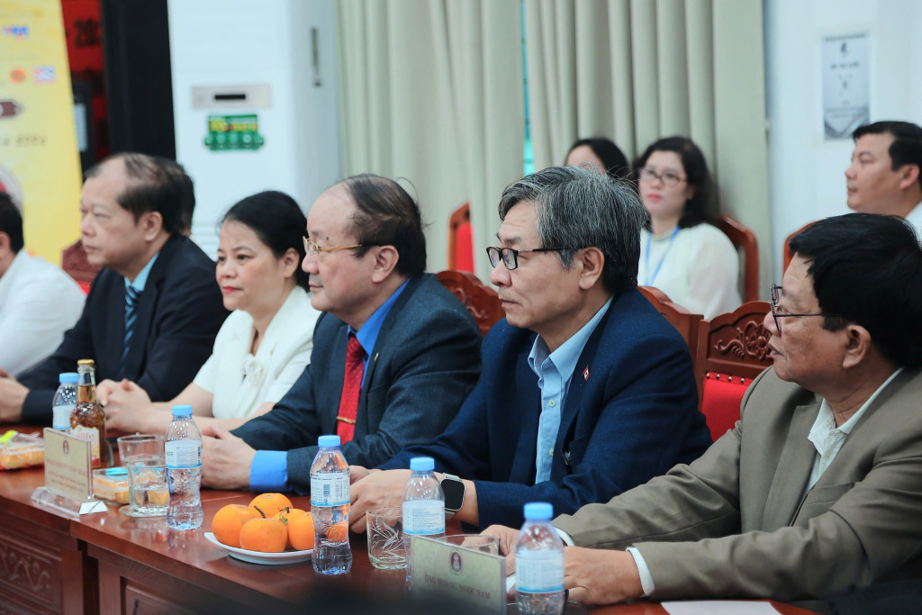 Các đại biểu tham dự buổi họp báo (Ảnh: PV)
