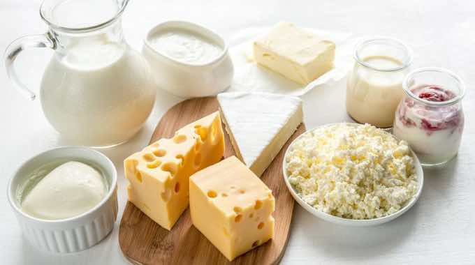 Phô mai là sản phẩm từ sữa bò, có thể gây phản ứng ở trẻ dị ứng đạm sữa (Ảnh: Sưu tầm)