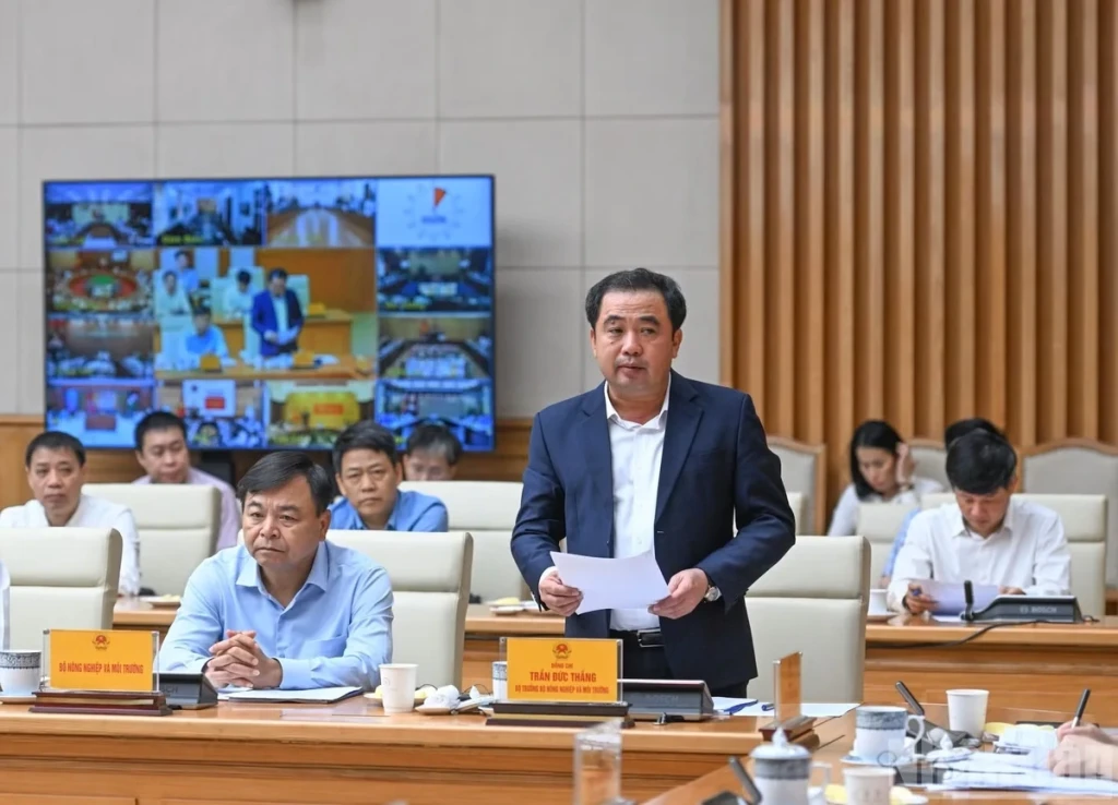 Bộ trưởng Bộ Nông nghiệp Trần Đức Thắng phát biểu tại
