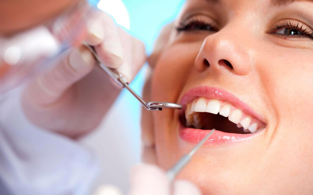 Những trường hợp bị bệnh răng miệng không nên sử dụng phương pháp thẩm mỹ này (Ảnh: Sưu tầm)