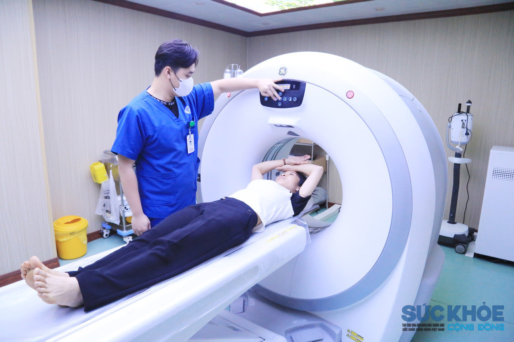 Mỗi thân nhân của người hiến tạng đều được các bác sĩ quan tâm thăm khám, kiểm tra sức khỏe cẩn thận (ảnh: ĐT)