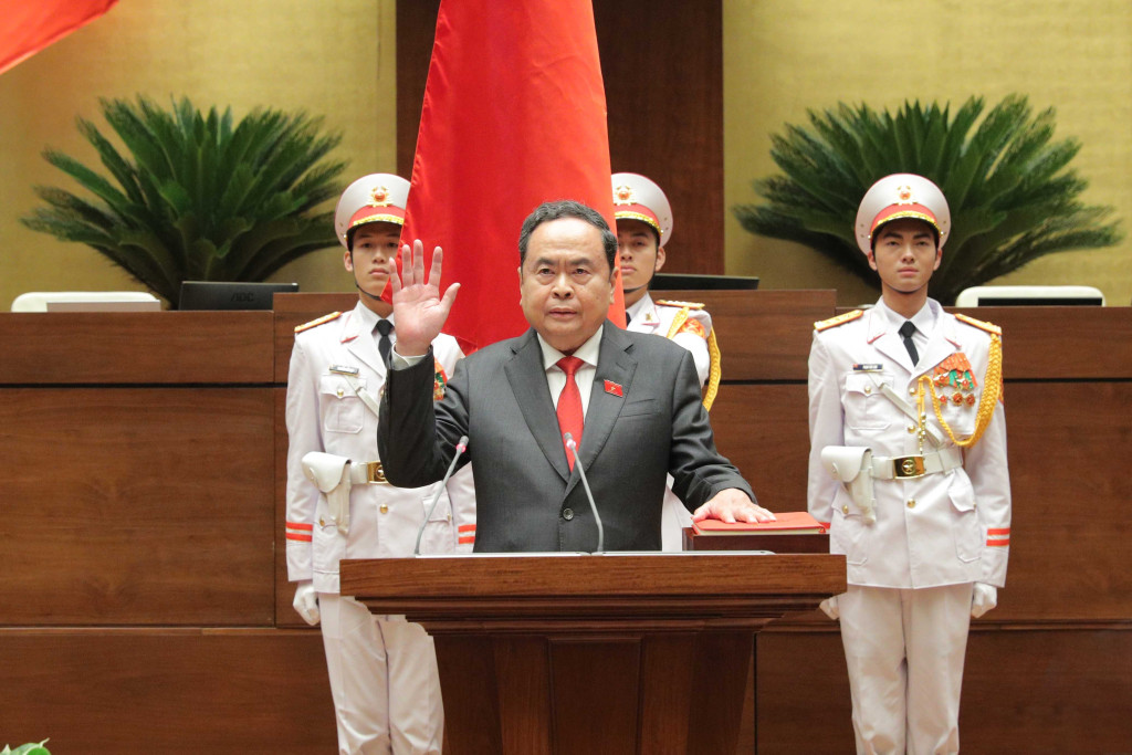 Chủ tịch Quốc hội khóa XVI Trần Thanh Mẫn tuyên thệ (Ảnh: Cổng TTĐT Quốc hội)