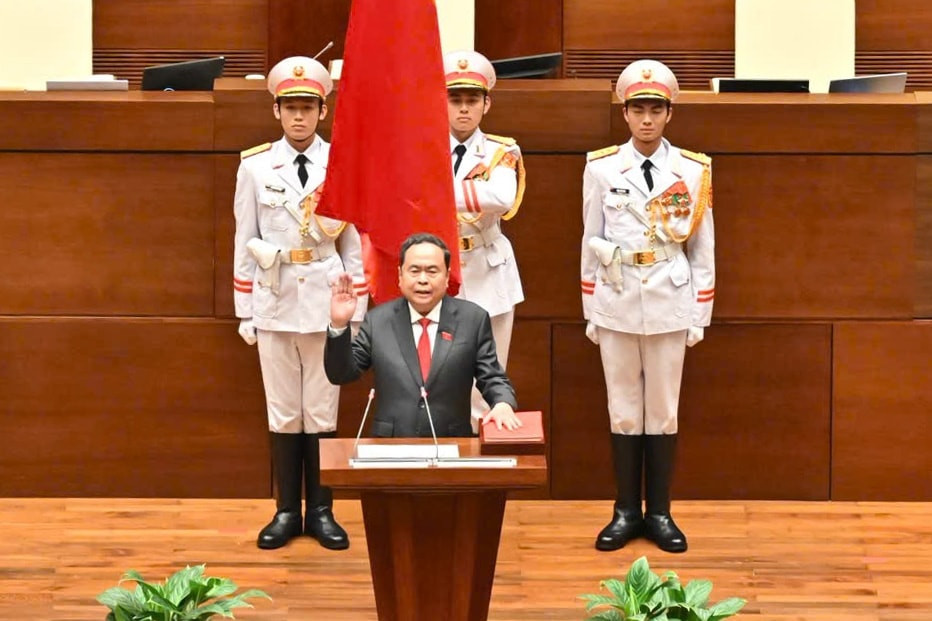 Chủ tịch Quốc hội khóa XVI Trần Thanh Mẫn tuyên thệ (Ảnh: Cổng TTĐT Quốc hội)
